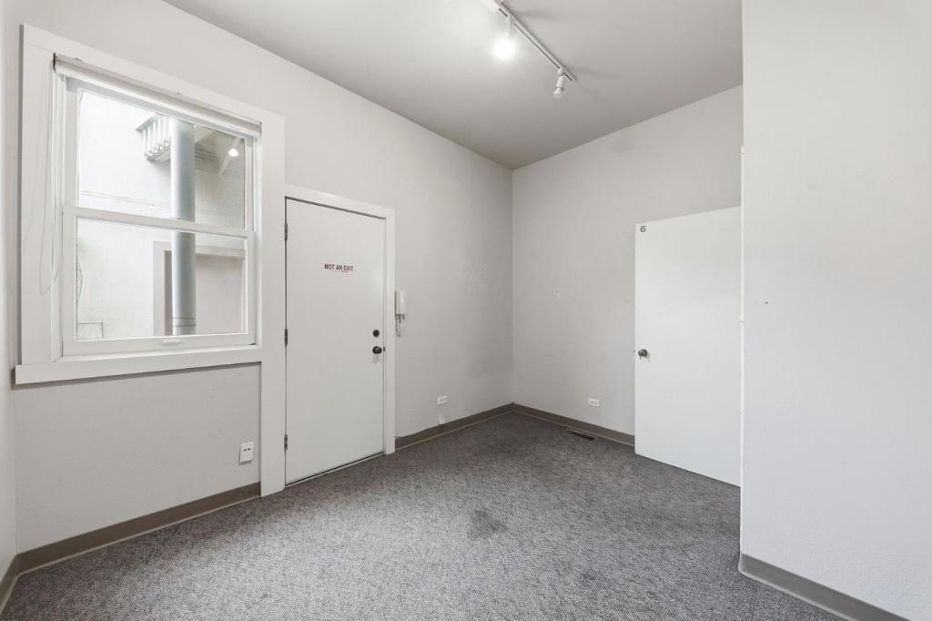 271 Austin Street Property Photo 77