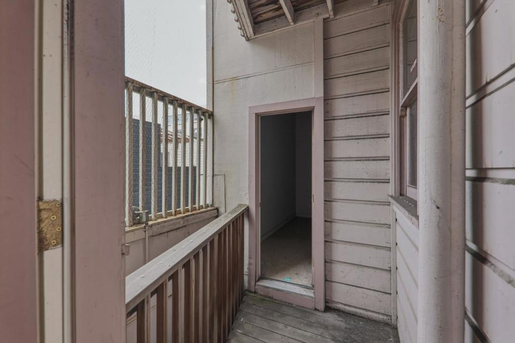 271 Austin Street Property Photo 79
