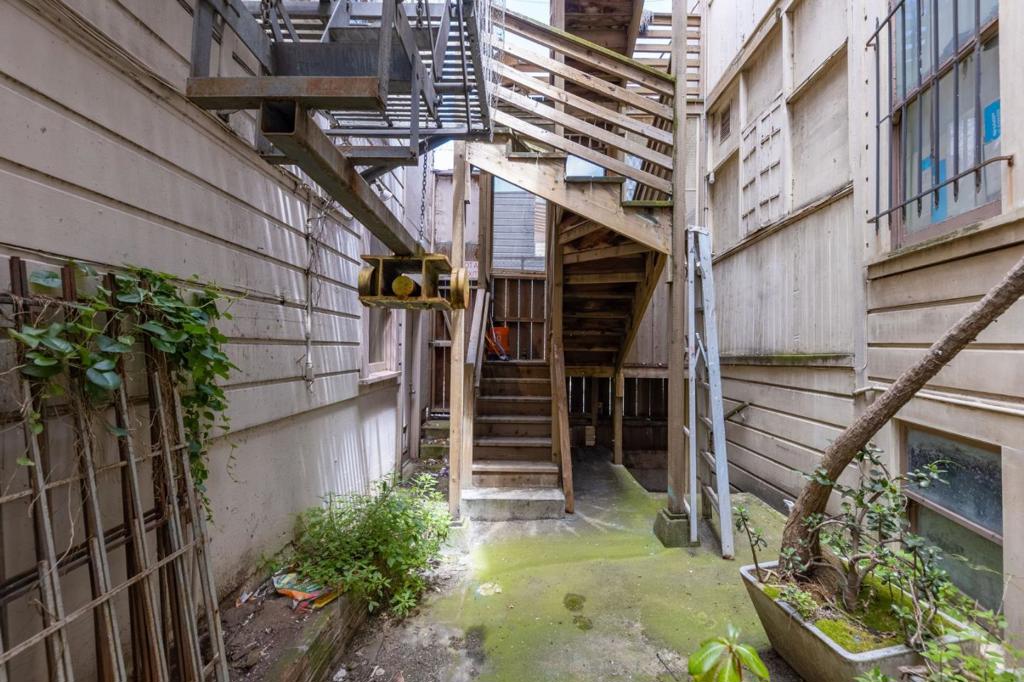 271 Austin Street Property Photo 85