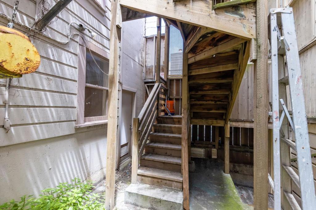 271 Austin Street Property Photo 86