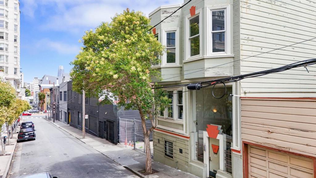 271 Austin Street Property Photo 93
