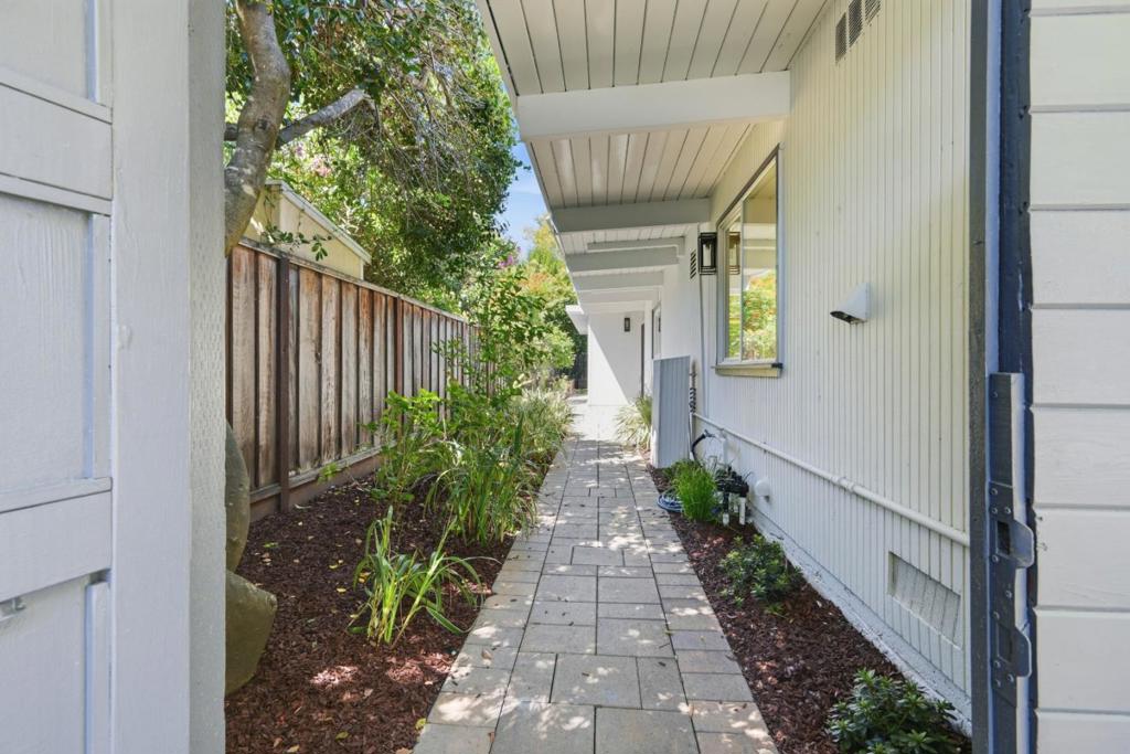 651 E Meadow Drive Property Photo 68