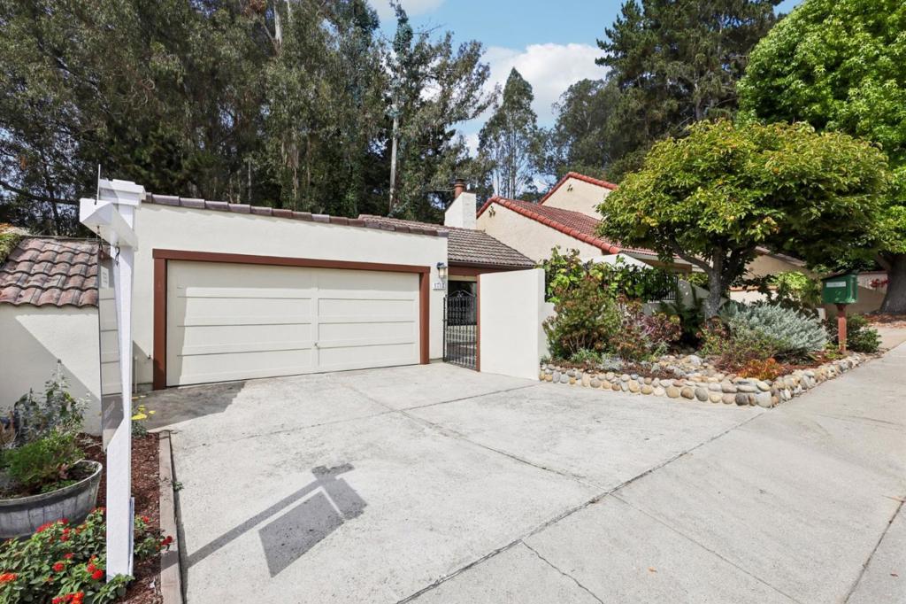 1712 Escalona Drive Property Photo 2