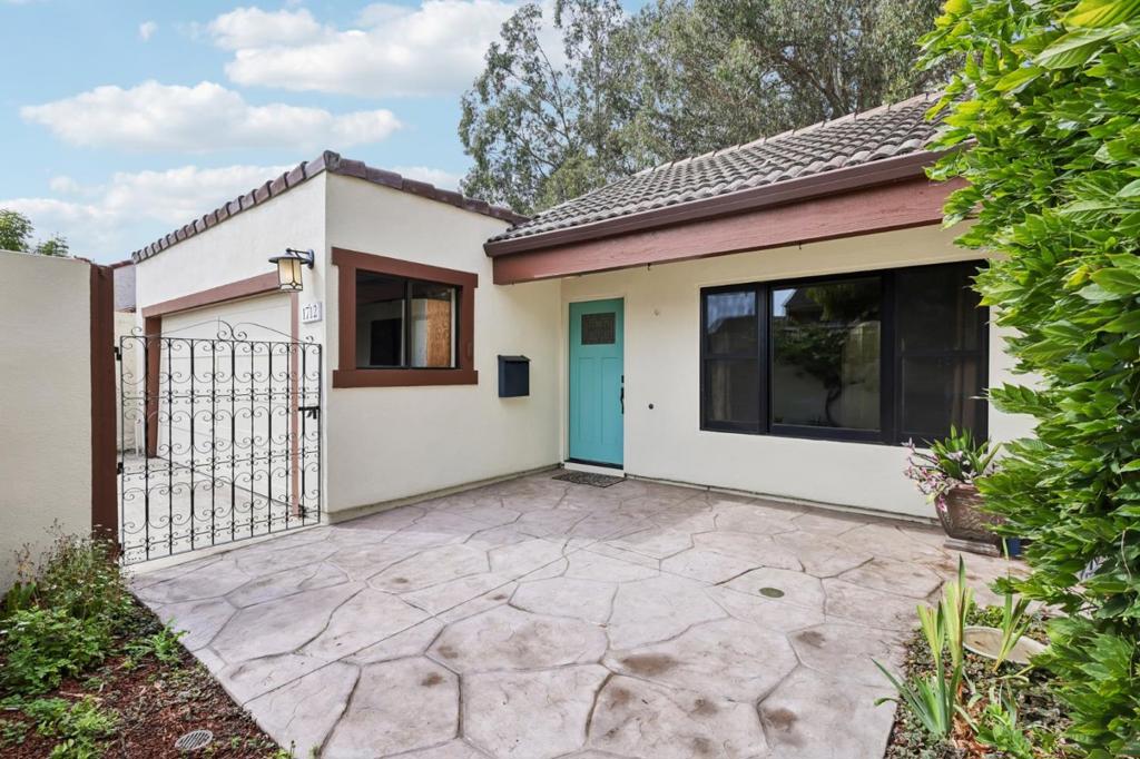 1712 Escalona Drive Property Photo 3