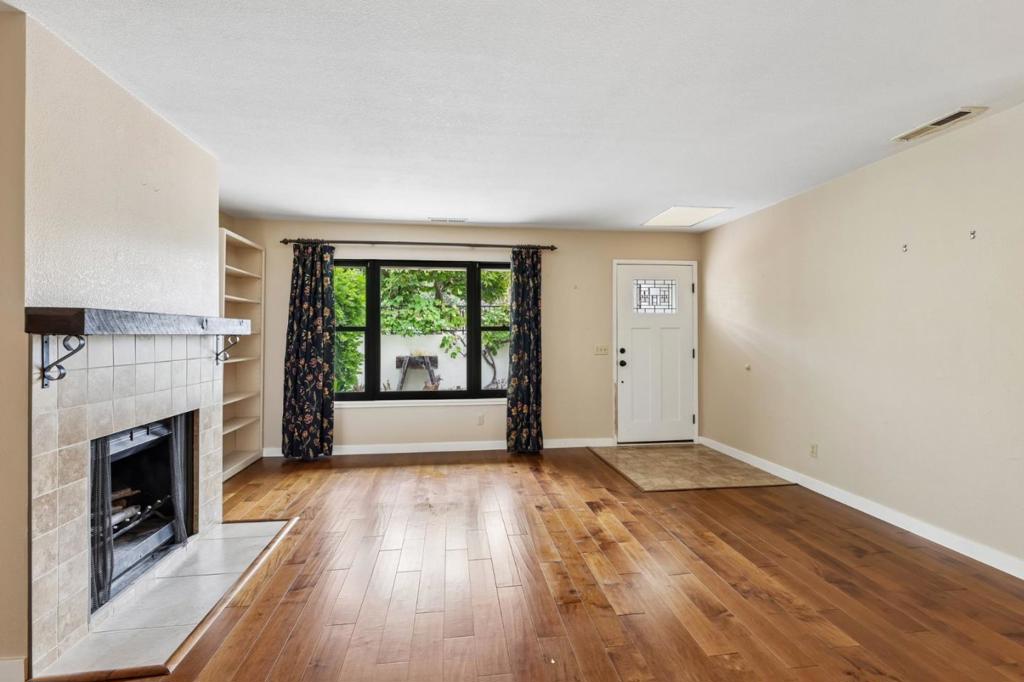 1712 Escalona Drive Property Photo 6