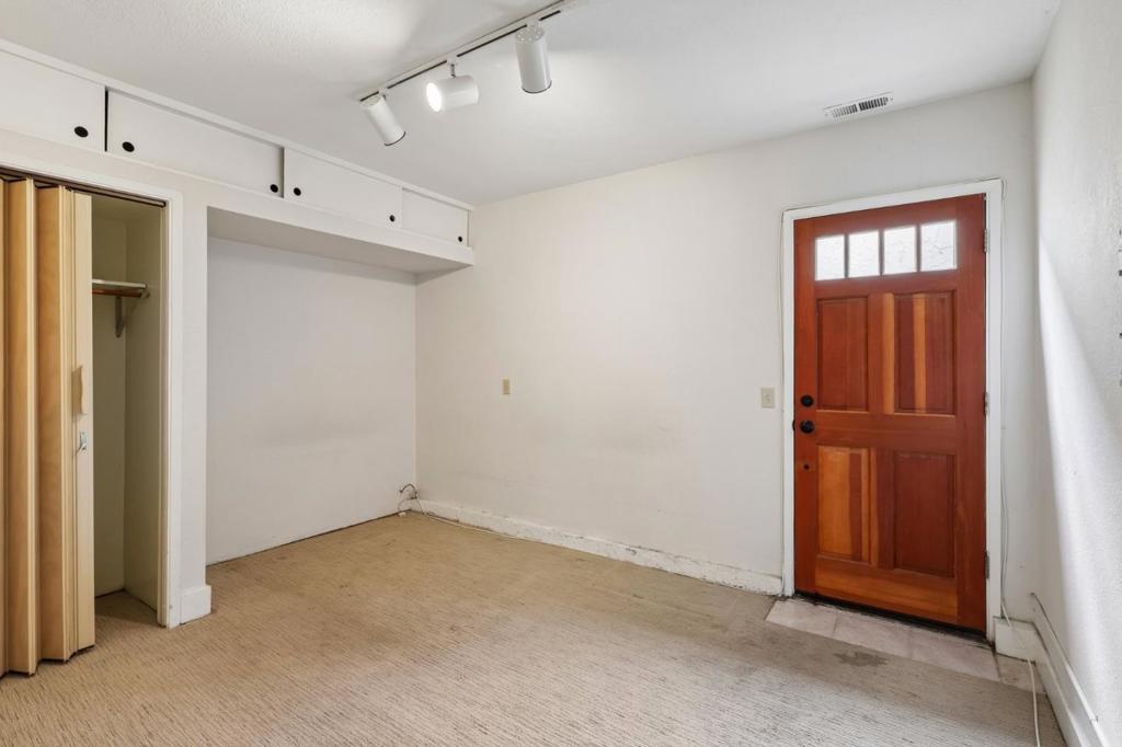 1712 Escalona Drive Property Photo 15