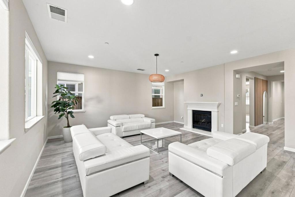 839 Dunmore Street Property Photo 4