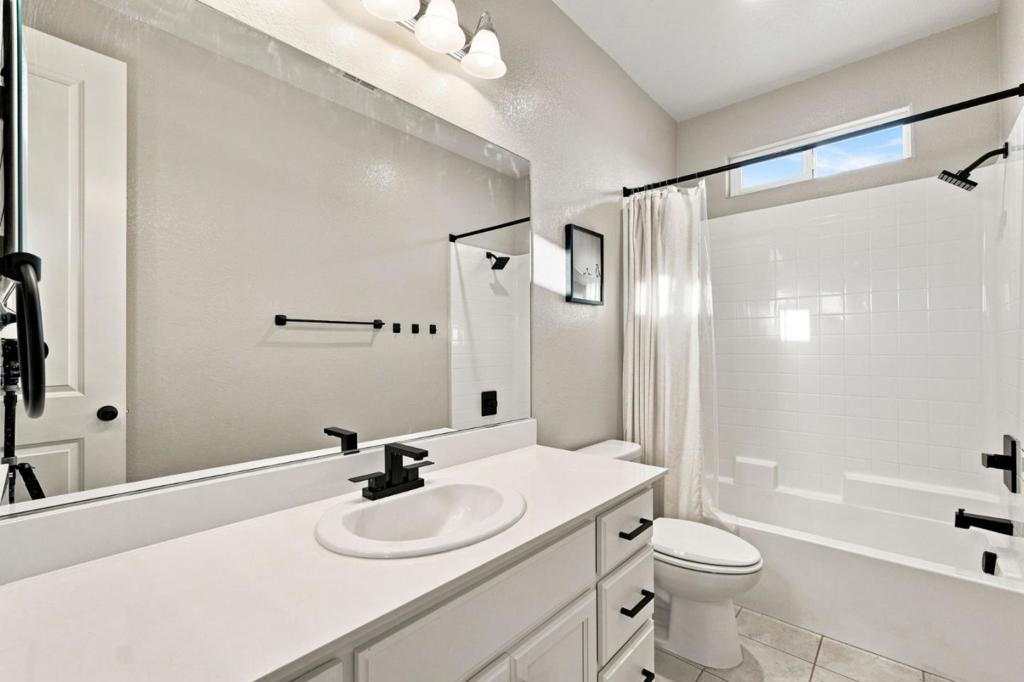 839 Dunmore Street Property Photo 19