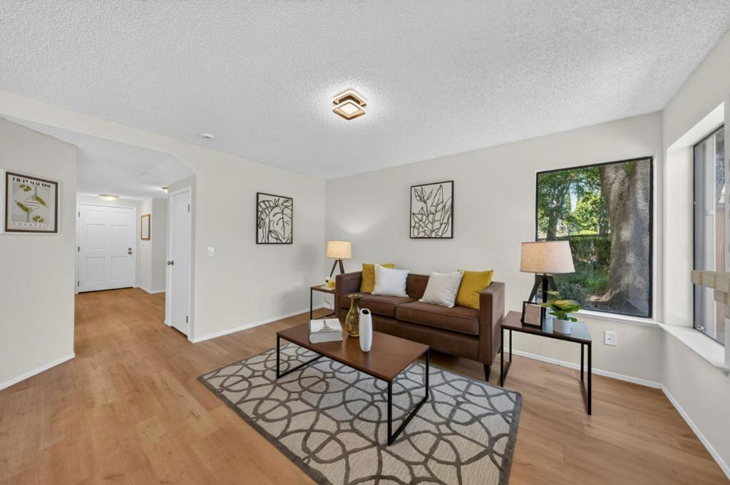 38717 Huntington Circle Property Photo 6