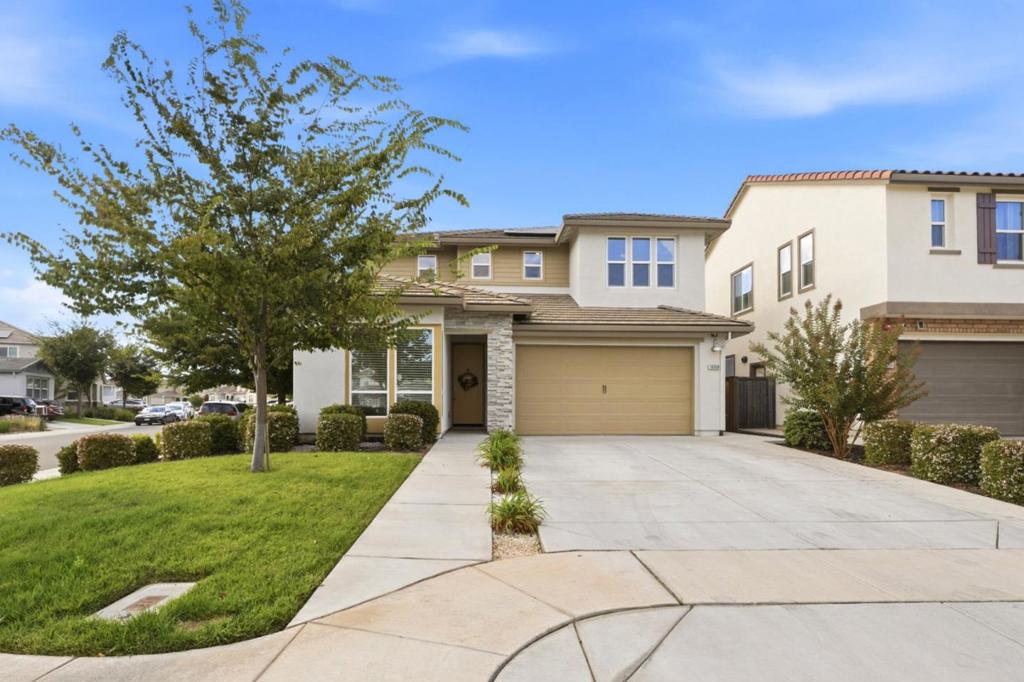 10068 Carinata Drive Property Photo 1
