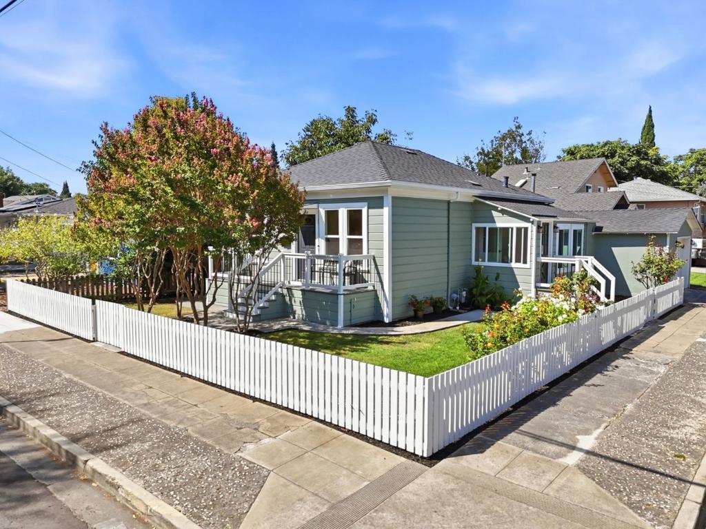 195 Boston Avenue Property Photo 2