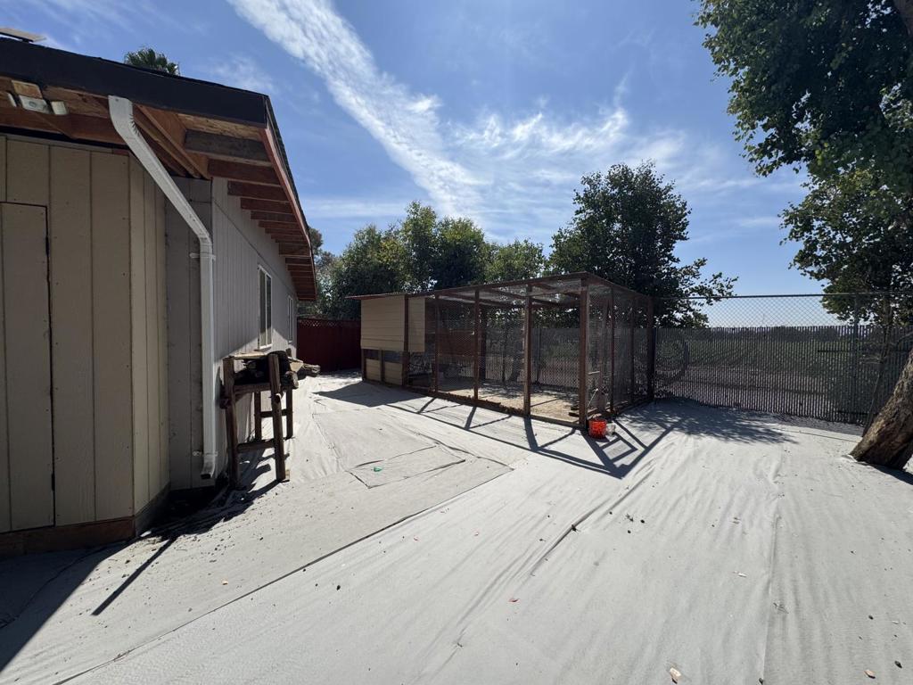 12235 Foothill Avenue Property Photo 7