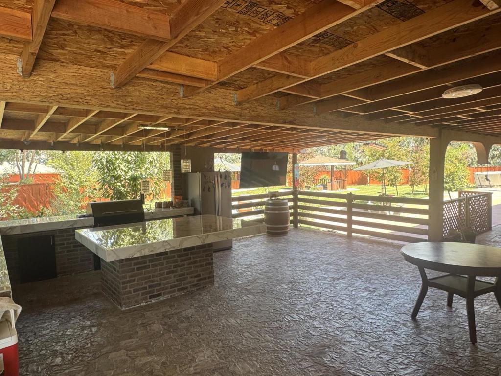 12235 Foothill Avenue Property Photo 19