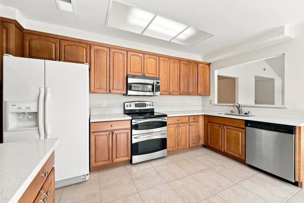 3180 Argonaut Avenue Property Photo 4