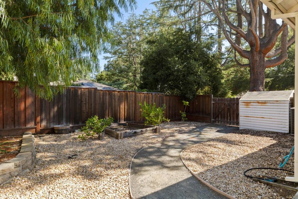1666 Jolly Court Property Photo 33