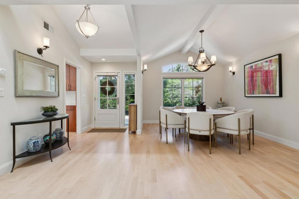 61 Lloyden Drive Property Photo 15