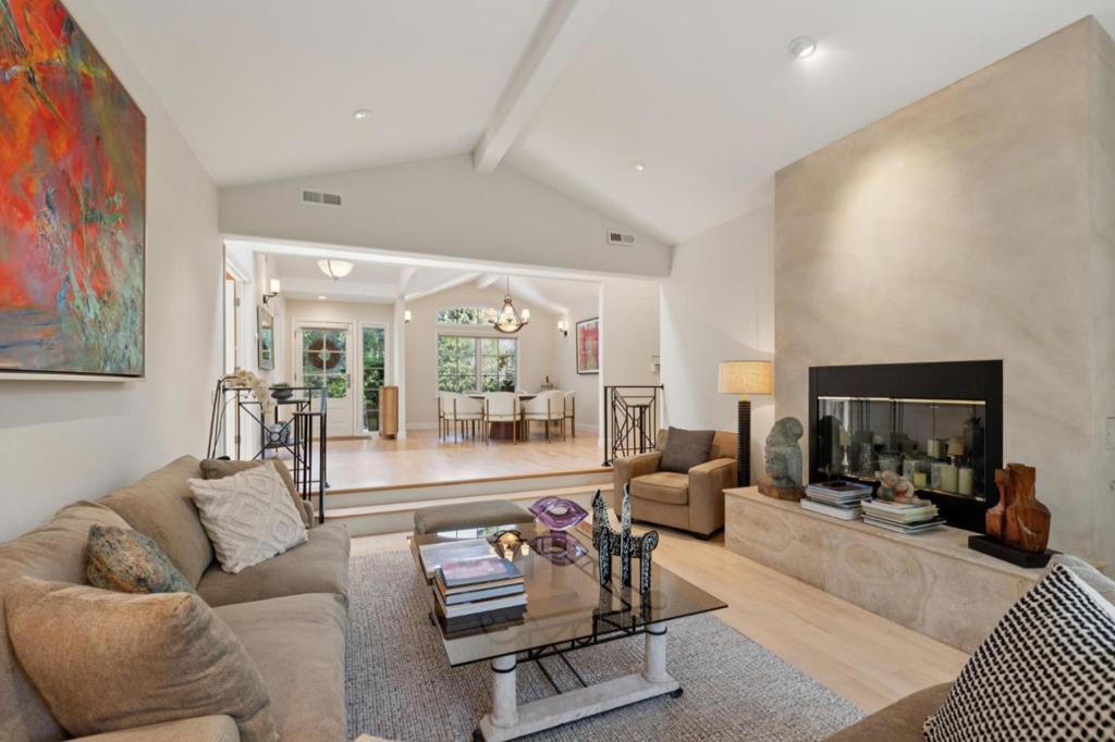 61 Lloyden Drive Property Photo 16