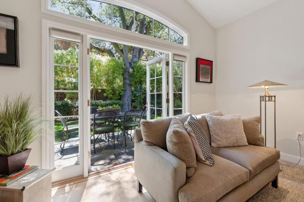 61 Lloyden Drive Property Photo 18