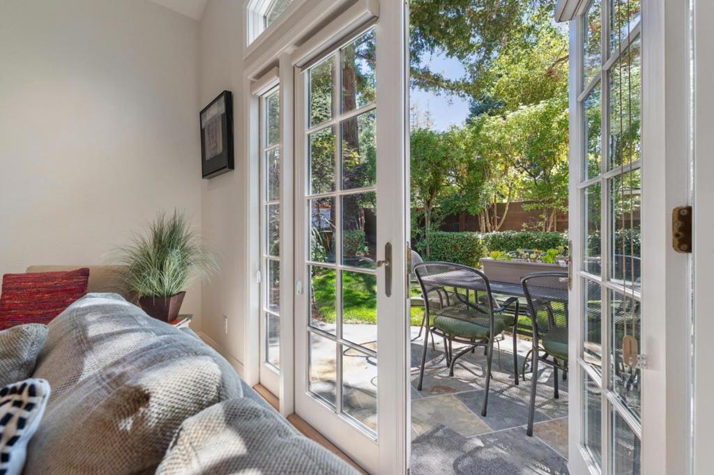 61 Lloyden Drive Property Photo 19