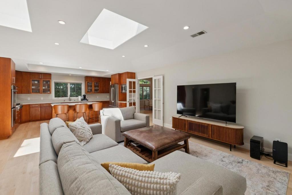 61 Lloyden Drive Property Photo 26