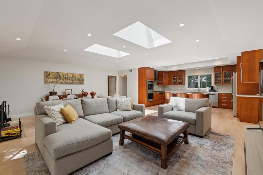 61 Lloyden Drive Property Photo 27
