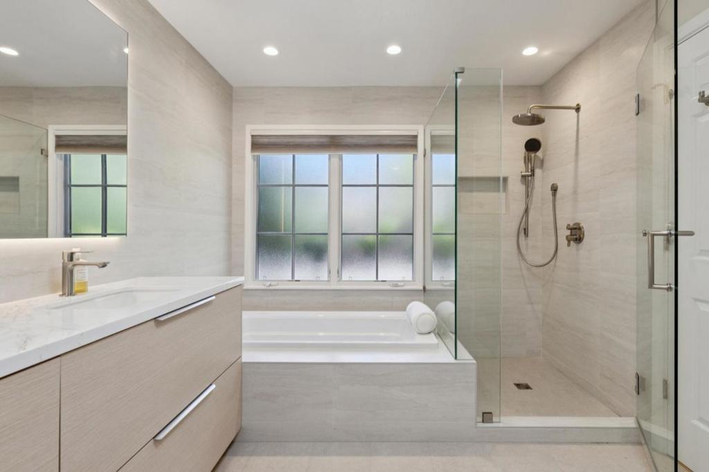 61 Lloyden Drive Property Photo 45