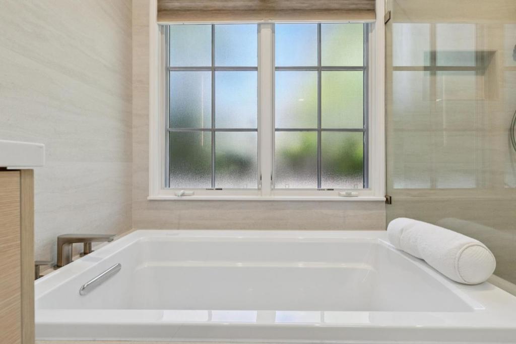 61 Lloyden Drive Property Photo 49