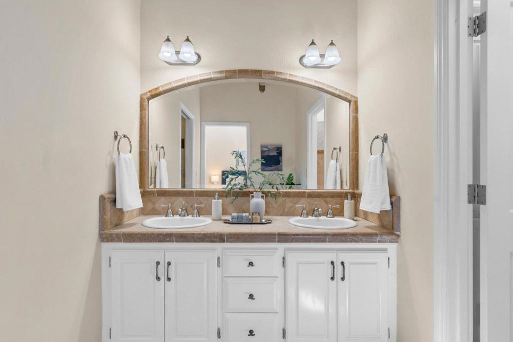 301 Canyon Oaks Property Photo 19