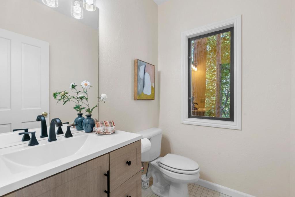 301 Canyon Oaks Property Photo 25