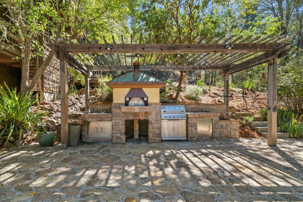 301 Canyon Oaks Property Photo 41