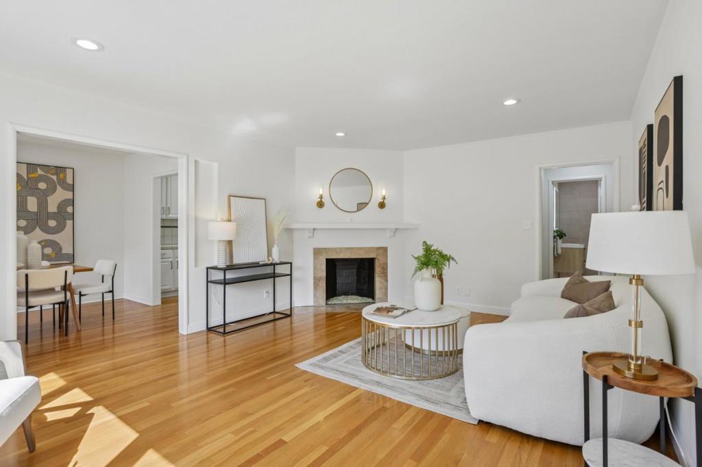 1054 Thornton Way Property Photo 4