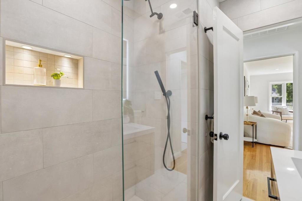 1054 Thornton Way Property Photo 28