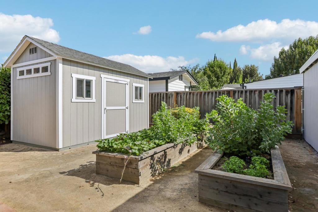 1054 Thornton Way Property Photo 38