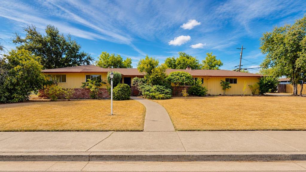925 5th Street Property Photo 1