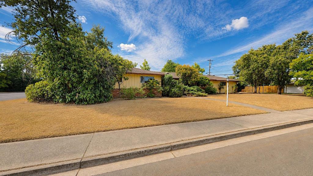 925 5th Street Property Photo 3