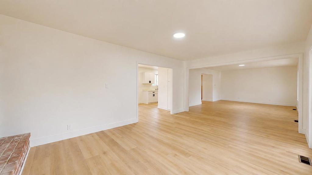 925 5th Street Property Photo 9