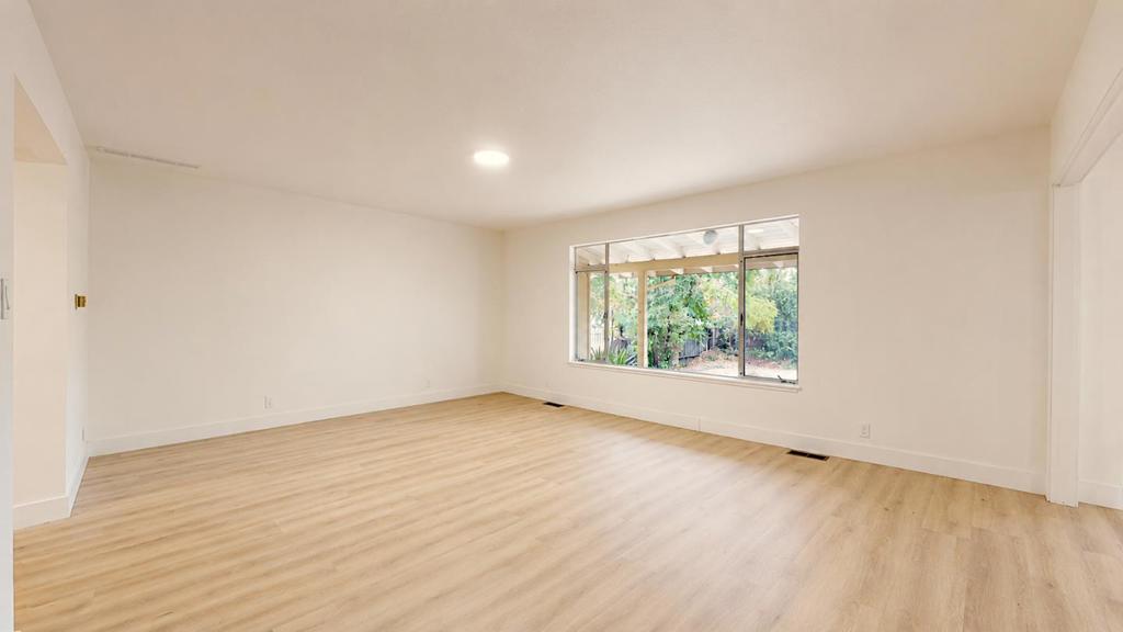 925 5th Street Property Photo 10