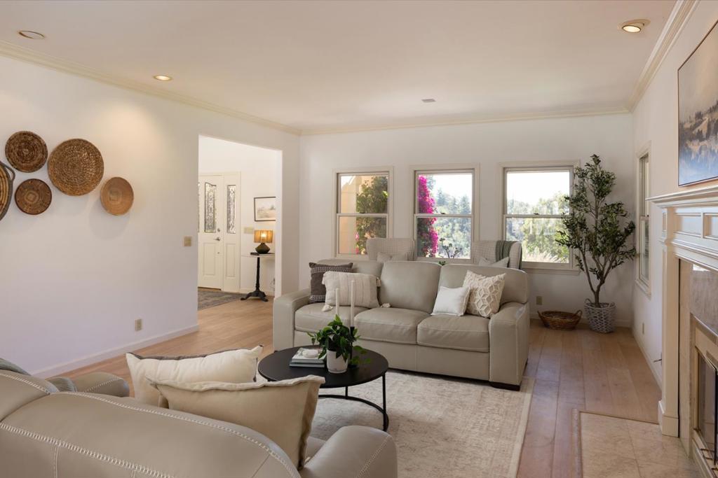 760 Del Valle Property Photo 6