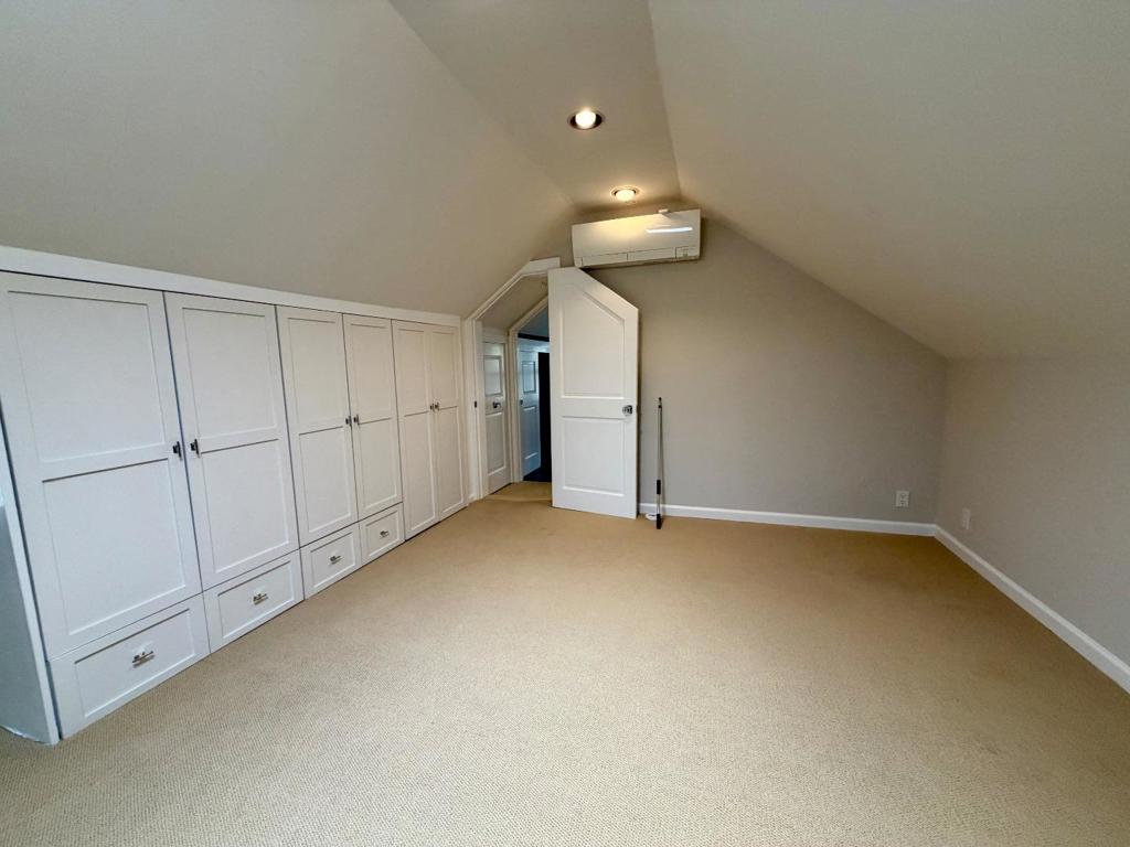 634 College Avenue Property Photo 21