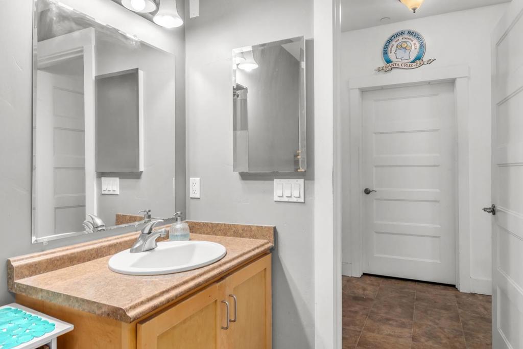 708 Frederick Street 202 Property Photo 13