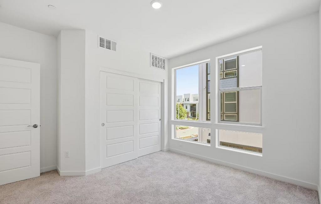 5940 Virtual Court Property Photo 11