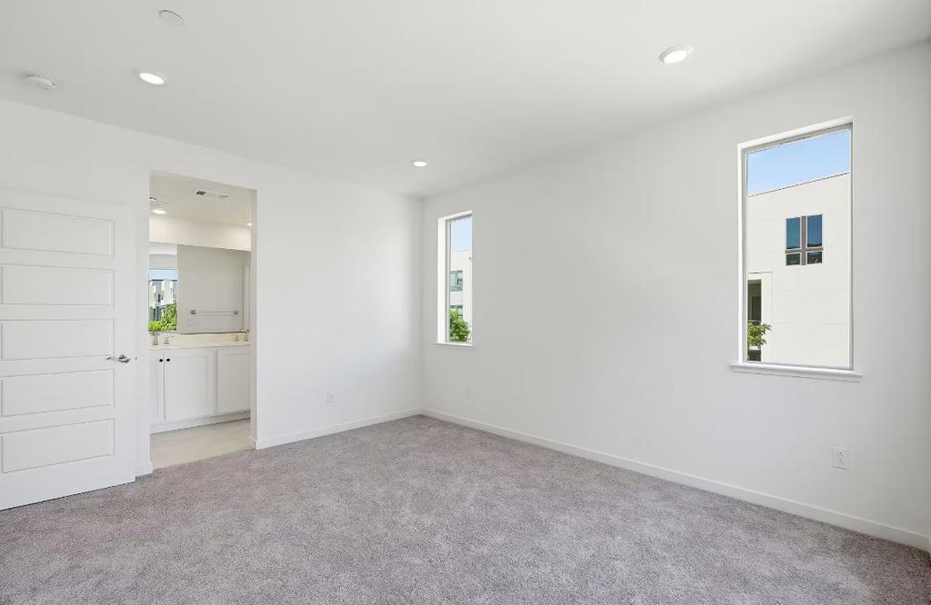 5940 Virtual Court Property Photo 13