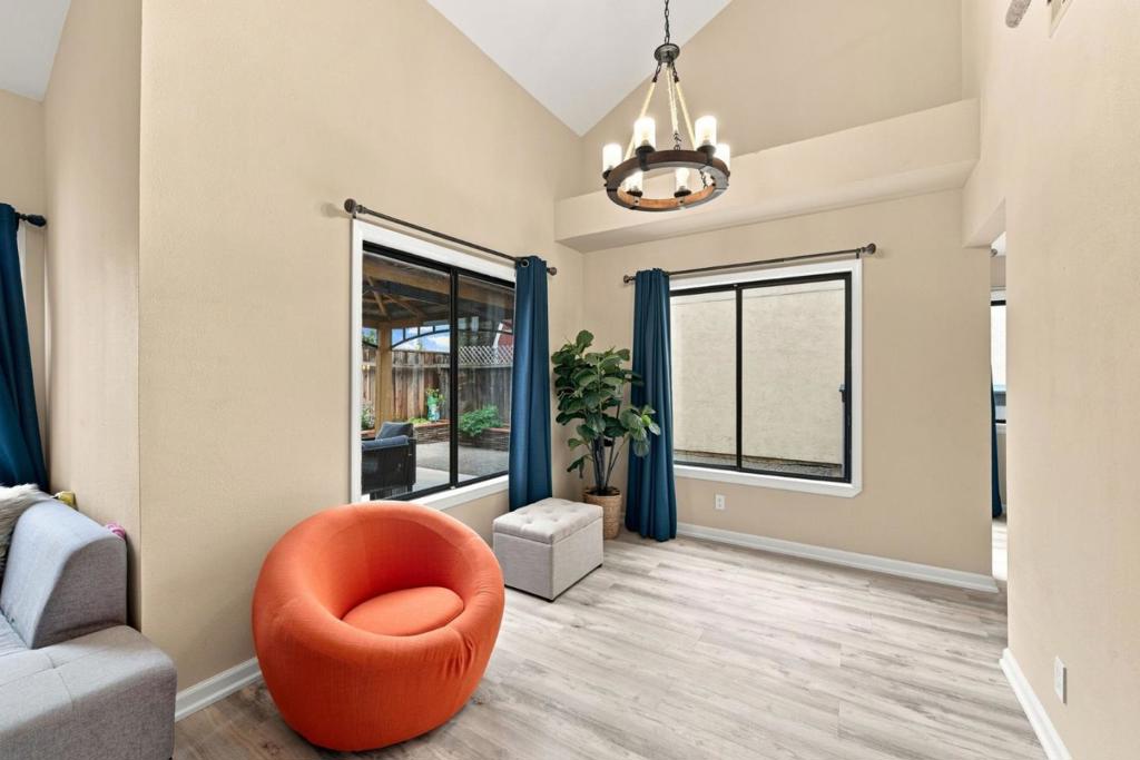 126 Mediterranean Avenue Property Photo 10