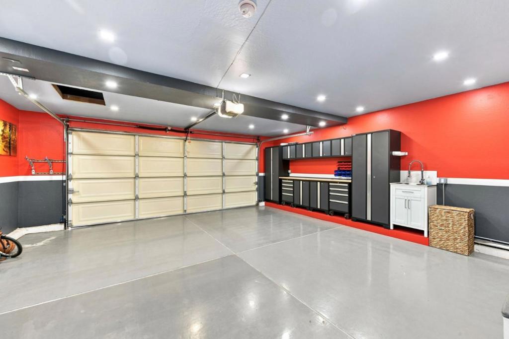 126 Mediterranean Avenue Property Photo 33