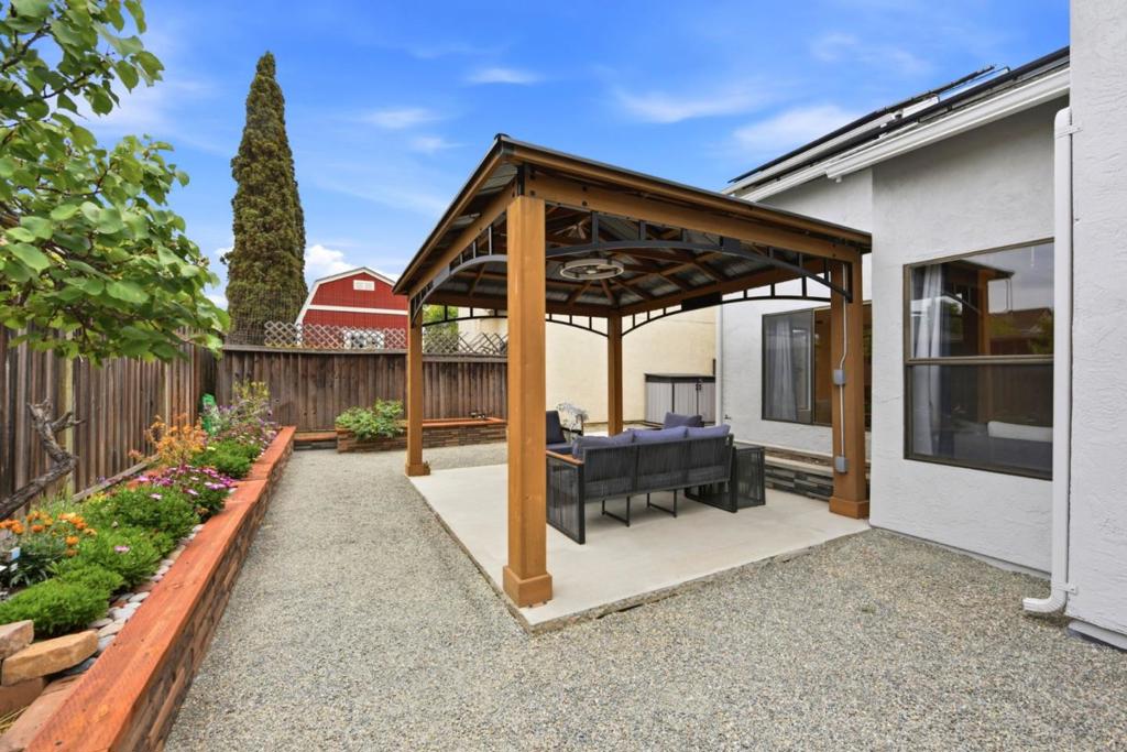 126 Mediterranean Avenue Property Photo 38