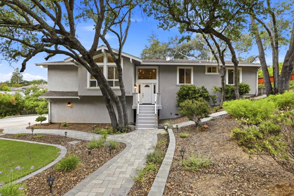 7111 Wooded Lake Drive Property Photo 1