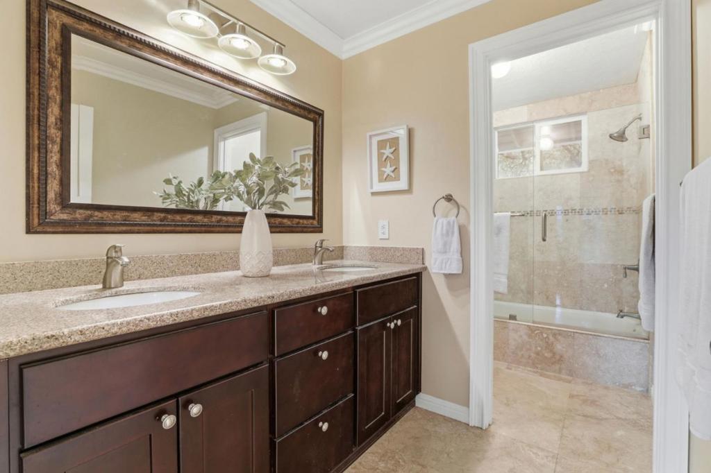 7111 Wooded Lake Drive Property Photo 27
