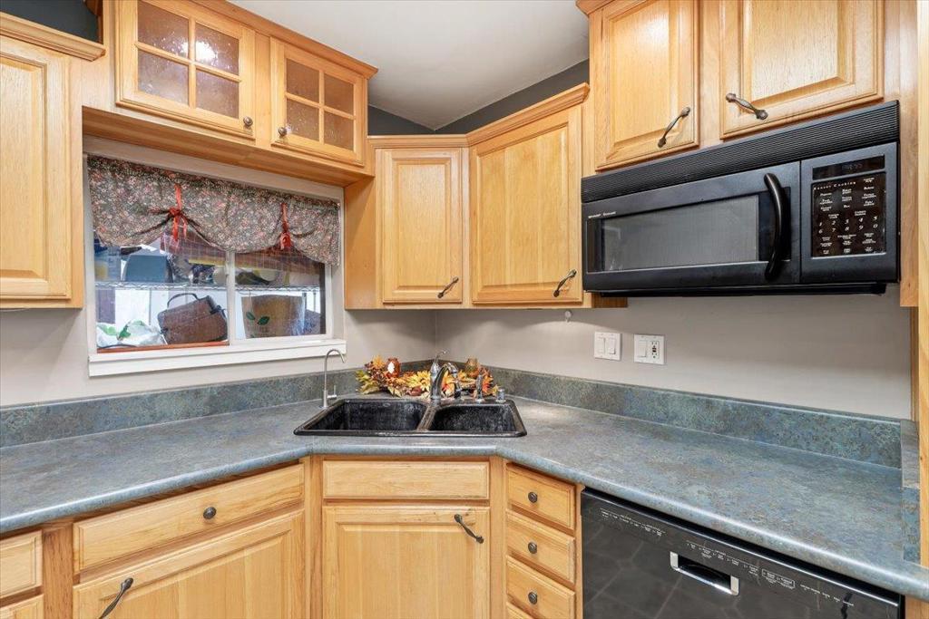 16155 De Witt Property Photo 8