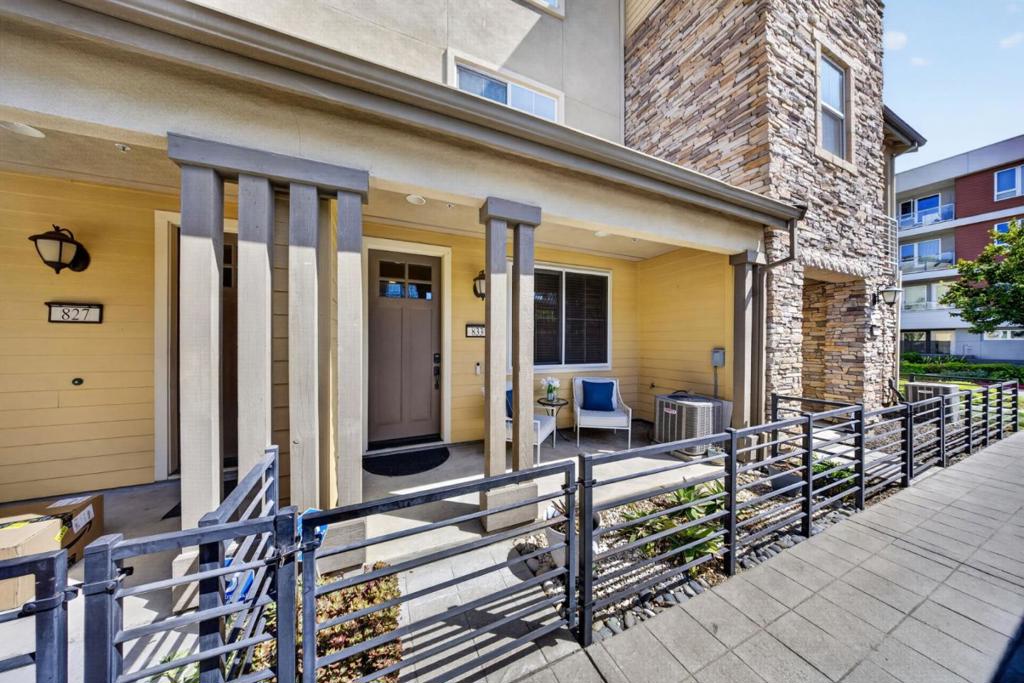 833 Lotus Flower Loop Property Photo 5