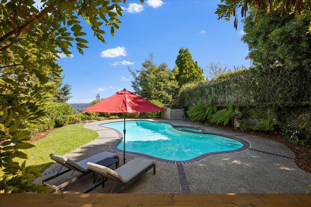 26 Botany Court Property Photo 28